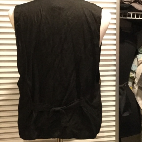 DD DESIGNS szM embroidry front 3 button blk vest - Picture 3 of 5